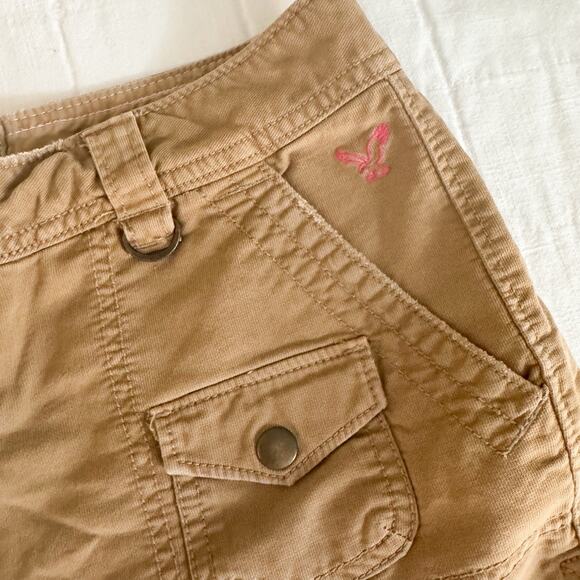 American Eagle Y2K Women’s Low Rise Cargo Shorts Size 6 Brown Roll Up - Picture 3 of 12